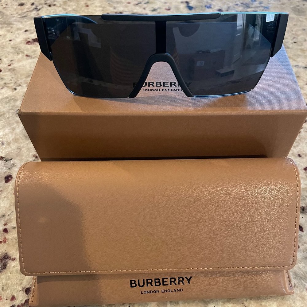 Women's Burberry black matte sunglasses